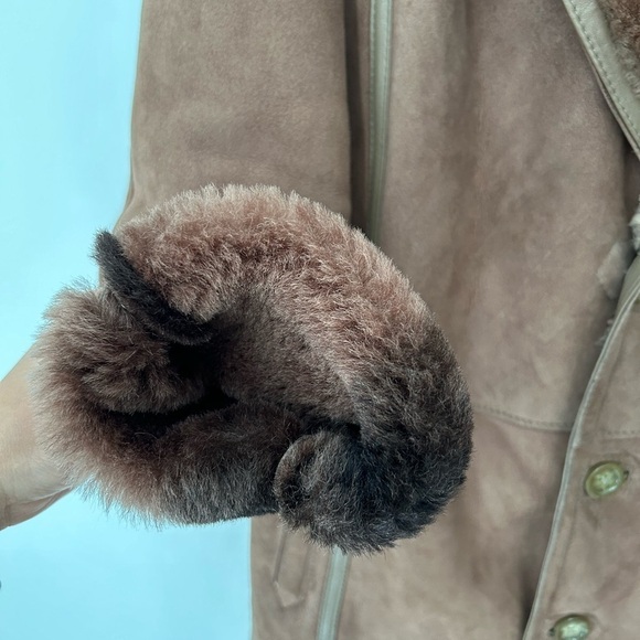 COPY - Vintage Sheepskin Coat W/ Leather Trim Tan inside shearling - Picture 11 of 13